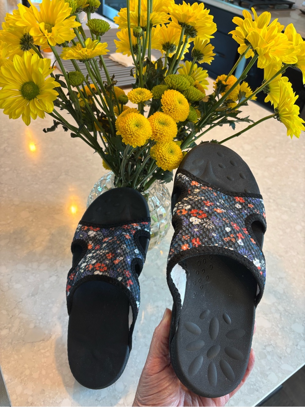 L-Run NEW Floral Mesh Slide Sandals- Multicolor Flowers & Black Sz 8.5 US, EU 39